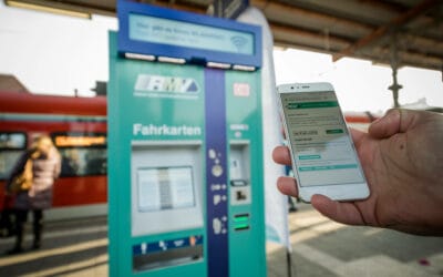WLAN an Fahr­kar­ten­au­to­ma­ten: Hot­splots und RMV stat­ten 630 Auto­ma­ten aus